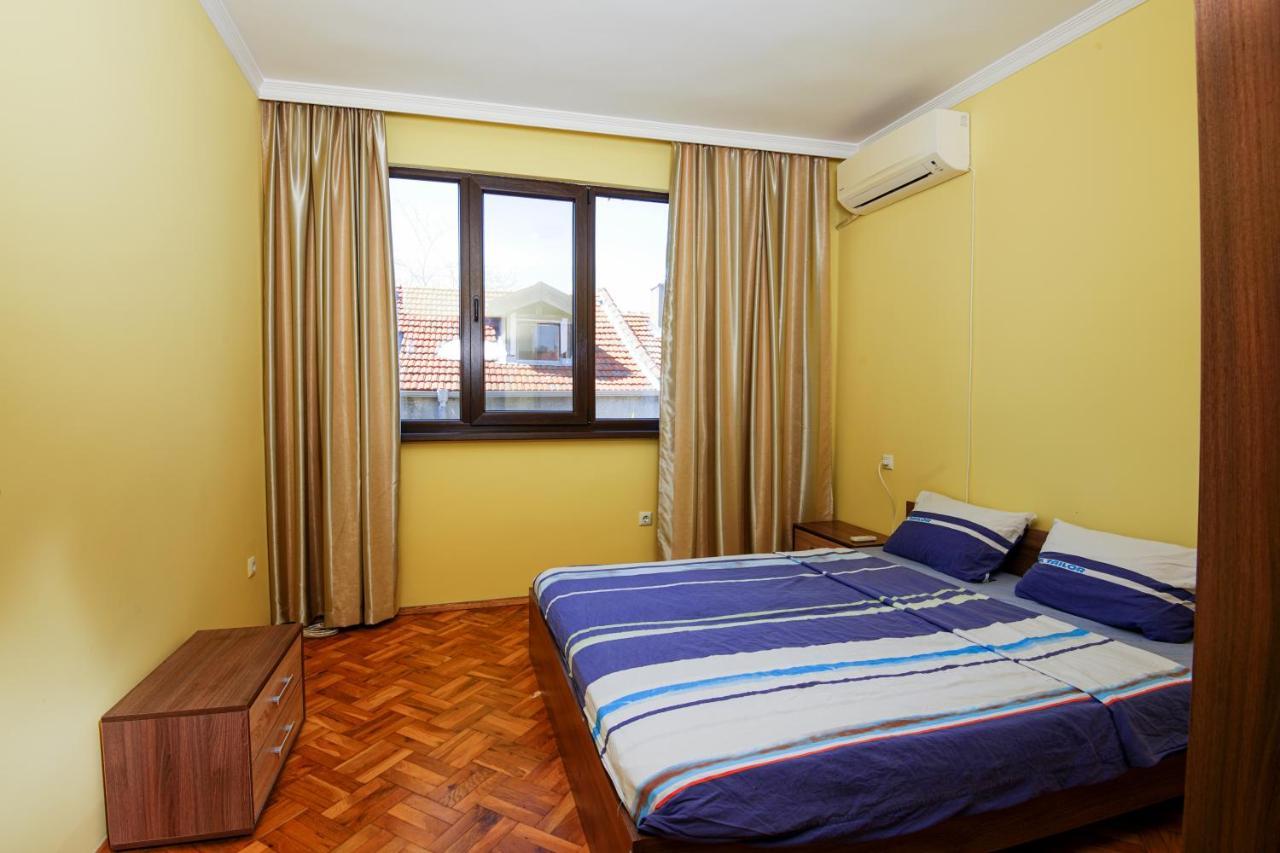 House With Garden Hotel Pomorie Exterior photo
